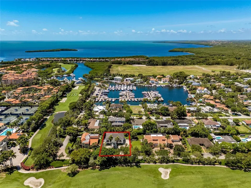 5 Bed 4 Bath Traditional Suburban Family Home in Coral Gables, FL - 2