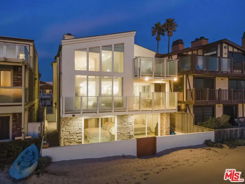 5 Bed 4 Bath Traditional Suburban Family Home in Oxnard, CA - 4