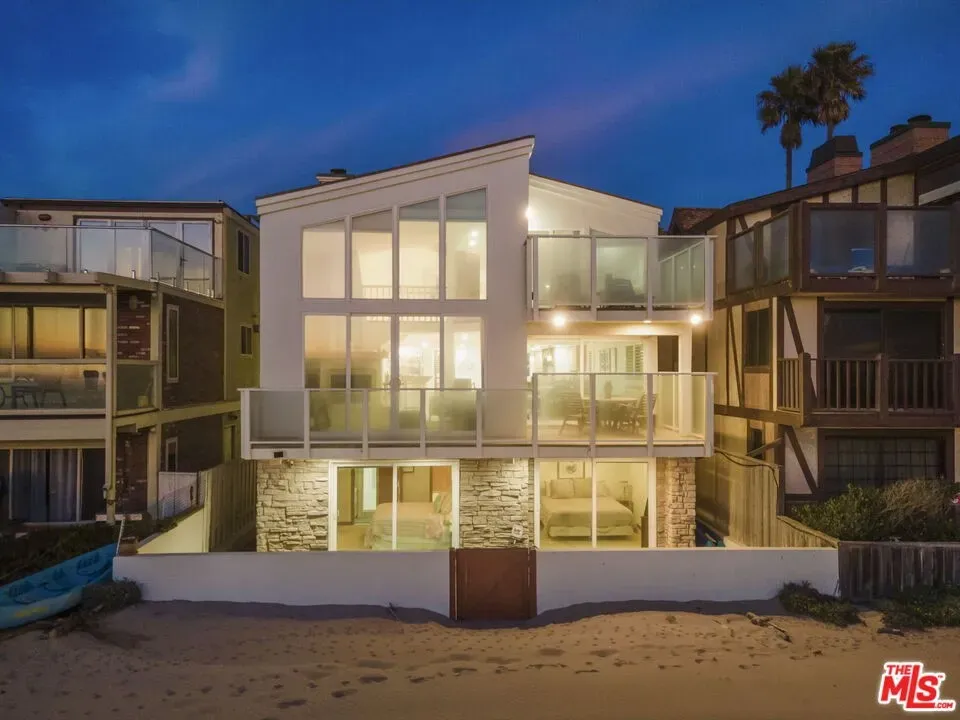 5 Bed 4 Bath Traditional Suburban Family Home in Oxnard, CA - 5
