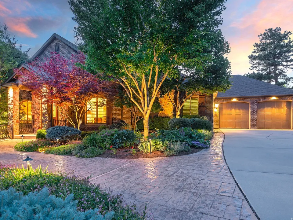 5 Bed 4 Bath Transitional Coastal in Salt Lake City, UT