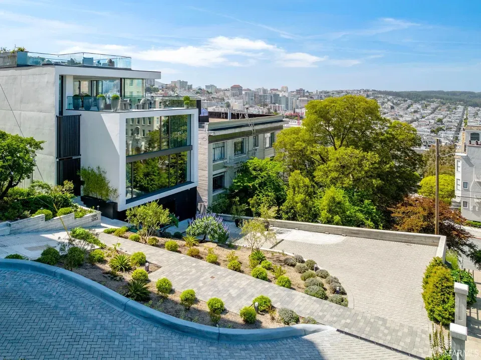 5 Bed 5 Bath Classic Historic Era Home in San Francisco, CA - 4