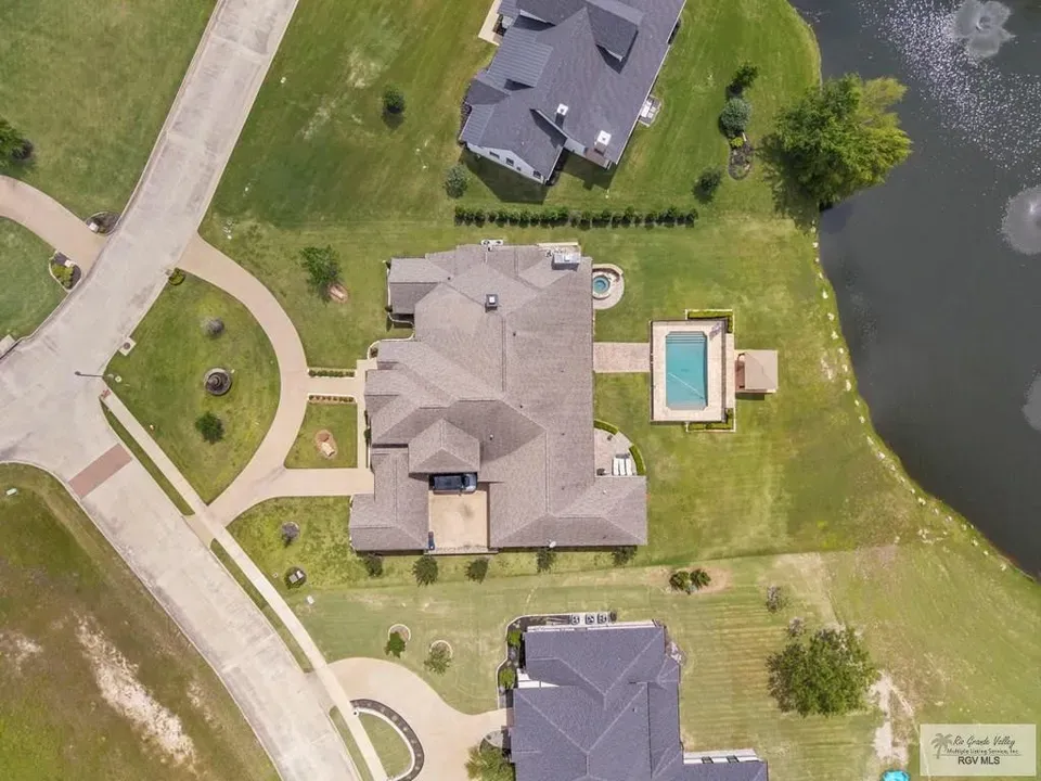 5 Bed 5 Bath Established Contemporary Home in College Station, TX - 3