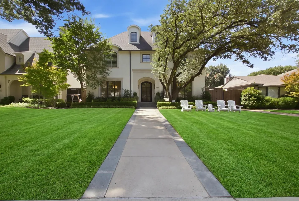 5 Bed 5 Bath Established Contemporary Home in Dallas, TX - Hero