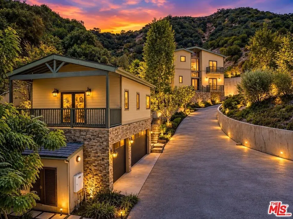 5 Bed 5 Bath Established Contemporary Home in Los Angeles, CA - 1
