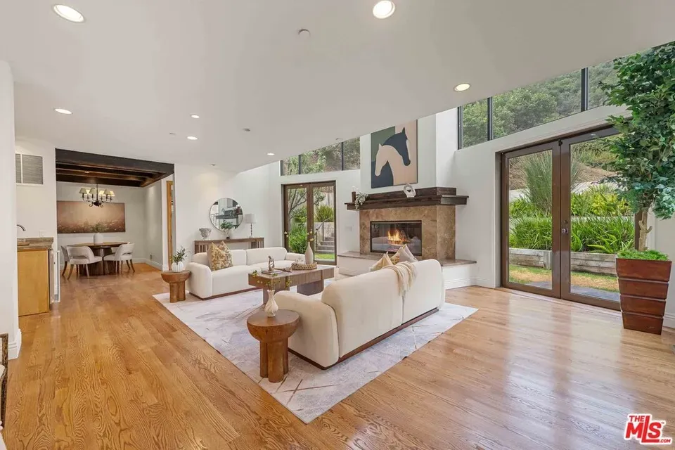 5 Bed 5 Bath Established Contemporary Home in Los Angeles, CA - 2