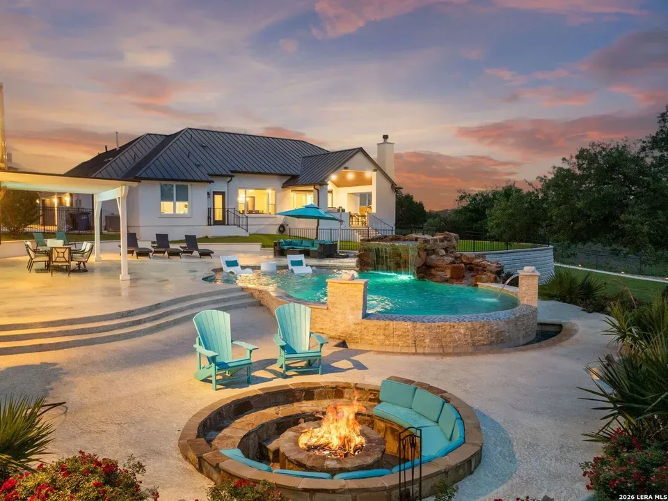 5 Bed 5 Bath Established Contemporary Home in New Braunfels, TX