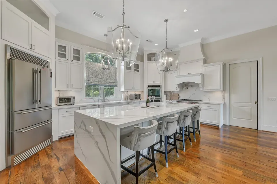 5 Bed 5 Bath Established Contemporary Home in Pearland, TX - 5