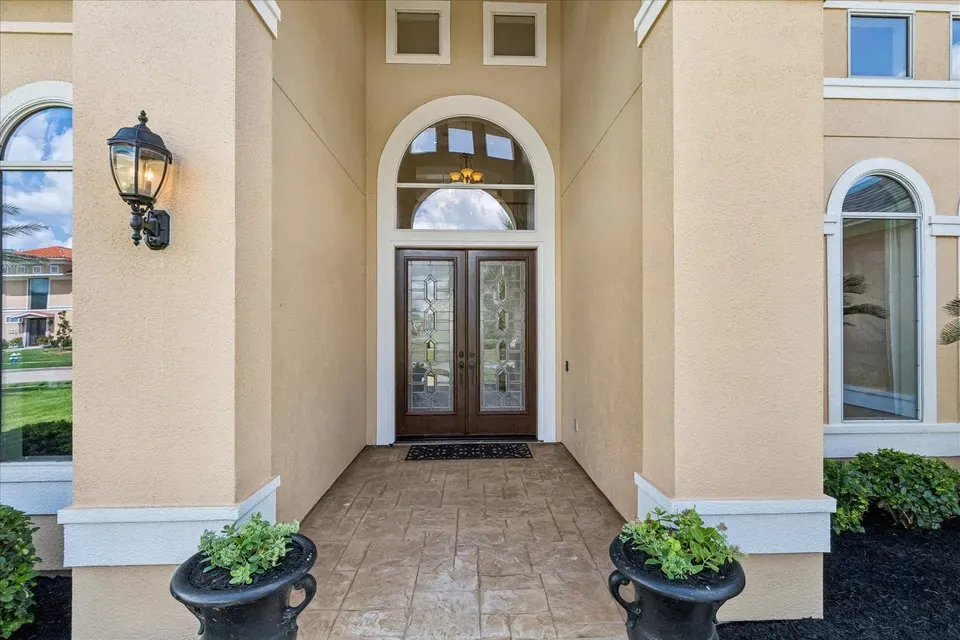 5 Bed 5 Bath Established Contemporary Home in Pearland, TX - 3
