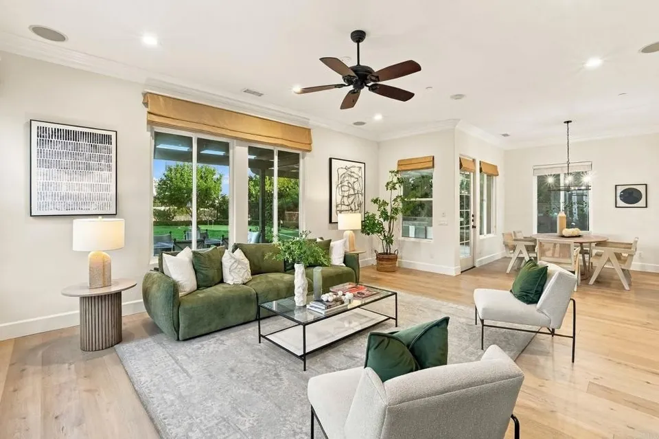 5 Bed 5 Bath Established Contemporary Home in San Diego, CA - 3