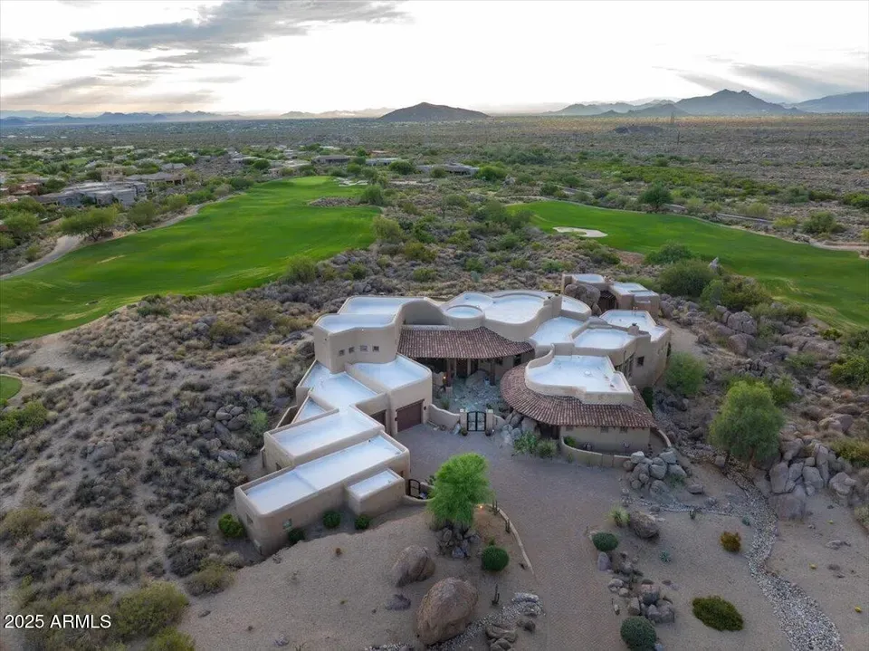 5 Bed 5 Bath Established Contemporary Home in Scottsdale, AZ - 4