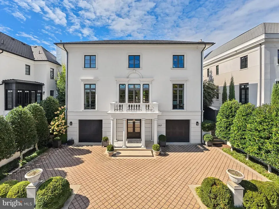 5 Bed 5 Bath Established Contemporary Home in Washington, DC - 2