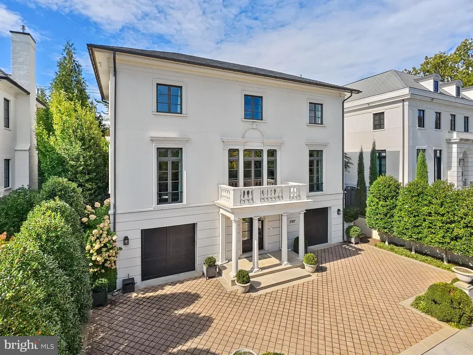 5 Bed 5 Bath Established Contemporary Home in Washington, DC - 4