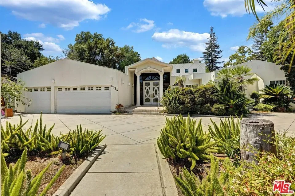 5 Bed 5 Bath Established Mid-Century Residence in Los Angeles, CA - 2