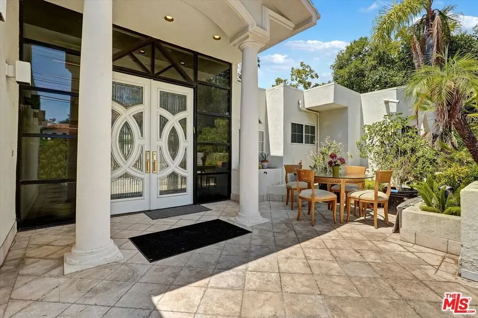 5 Bed 5 Bath Established Mid-Century Residence in Los Angeles, CA - 3