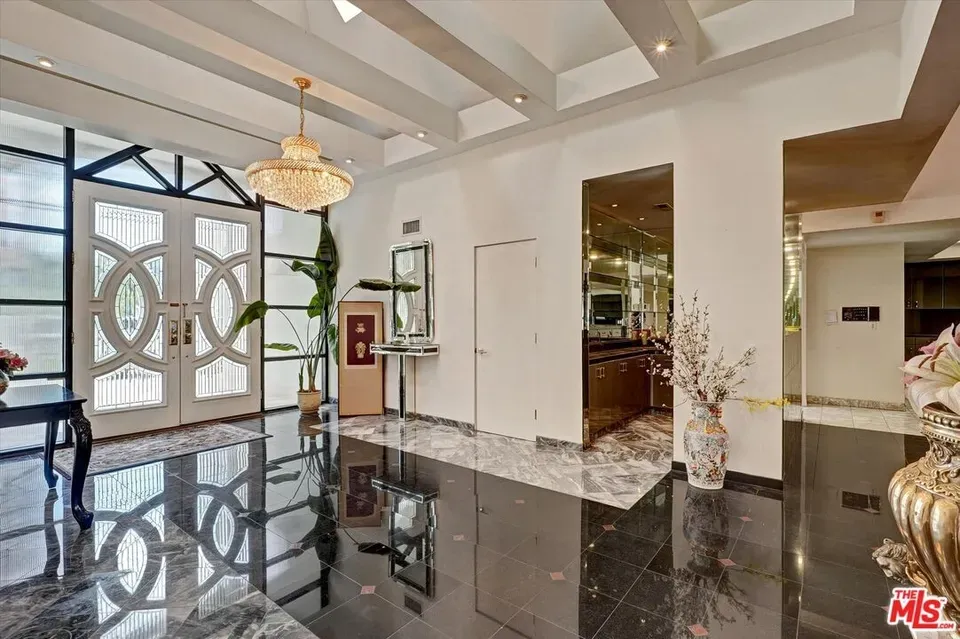 5 Bed 5 Bath Established Mid-Century Residence in Los Angeles, CA - 4