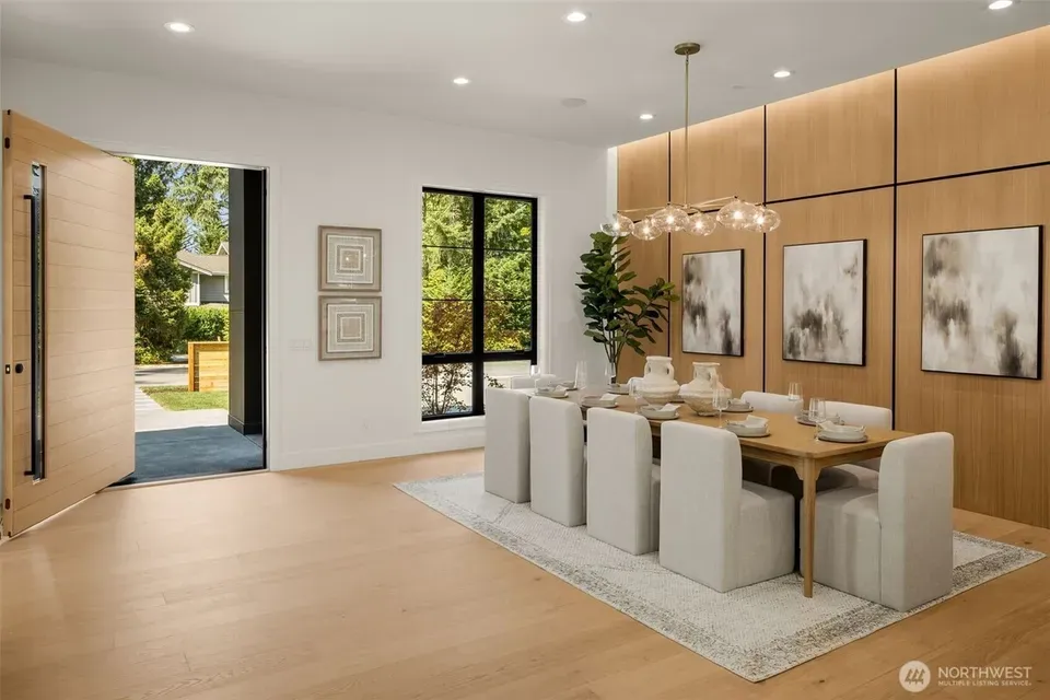 5 Bed 5 Bath Modern Architectural Estate in Bellevue, WA - 4