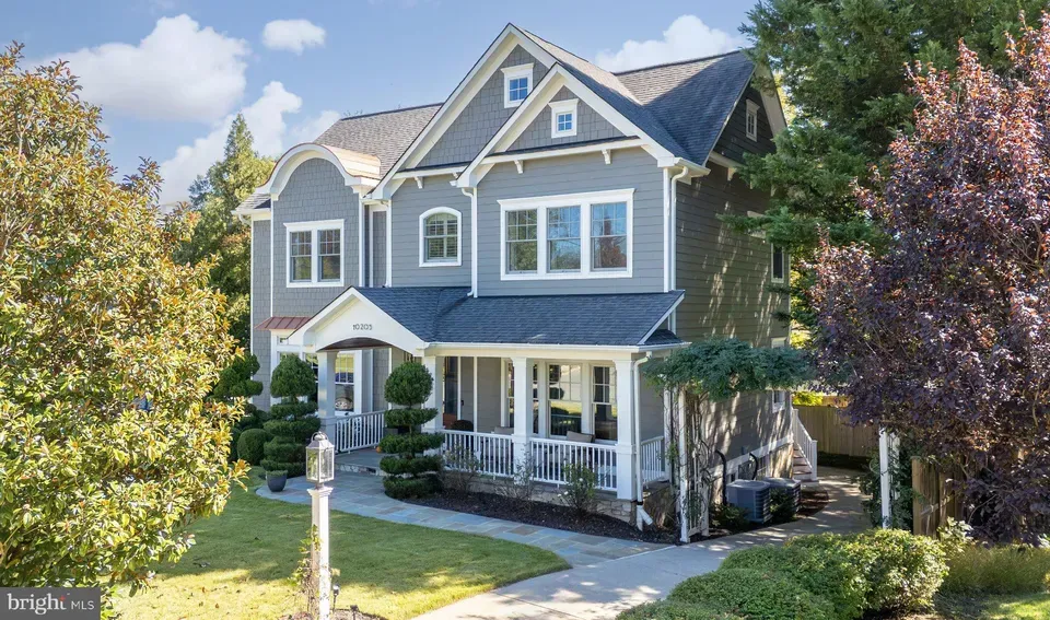 5 Bed 5 Bath Modern Architectural Estate in Bethesda, MD - 2