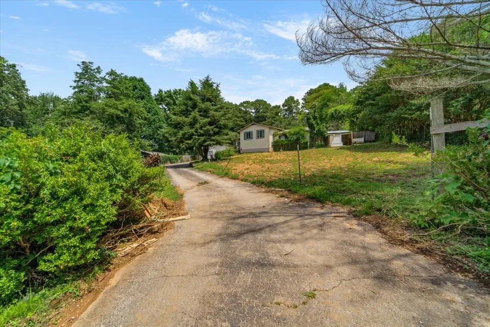 5 Bed 5 Bath Modern Contemporary Residence in Huntsville, AL - 2