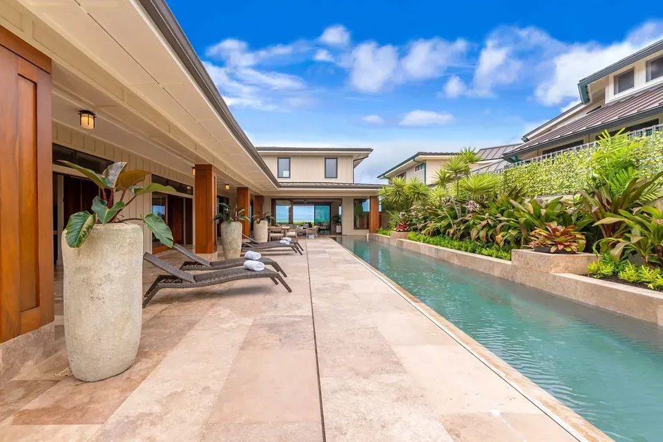 5 Bed 5 Bath Modern Contemporary Residence in Kailua, HI