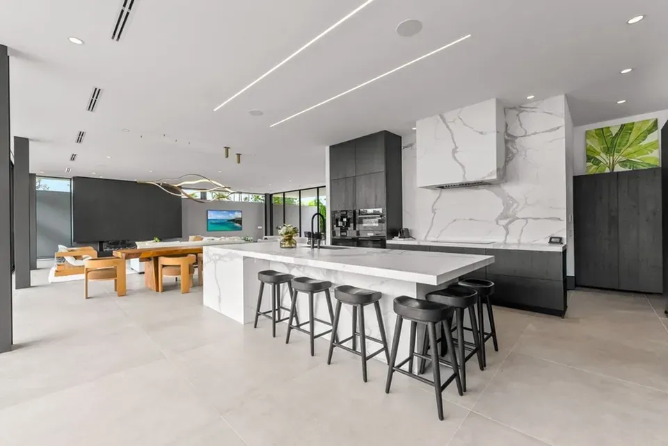 5 Bed 5 Bath Modern Contemporary Residence in Kailua, HI - 3