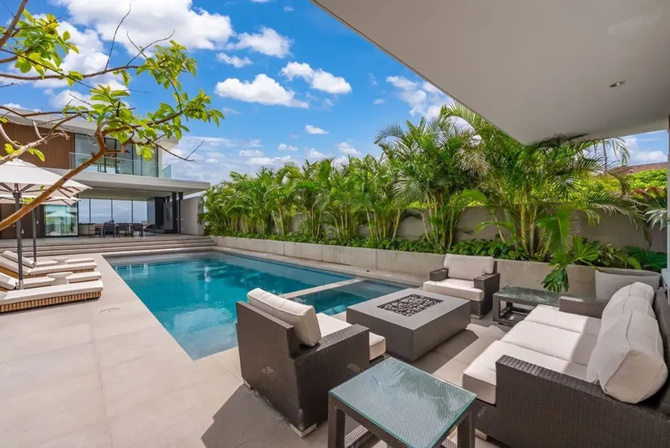 5 Bed 5 Bath Modern Contemporary Residence in Kailua, HI - 4