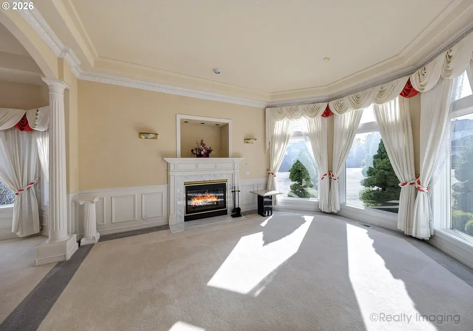 5 Bed 5 Bath Traditional Suburban Family Home in Beaverton, OR - 5