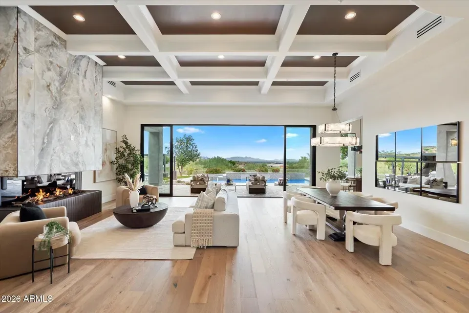 5 Bed 5 Bath Traditional Suburban Family Home in Scottsdale, AZ - 4