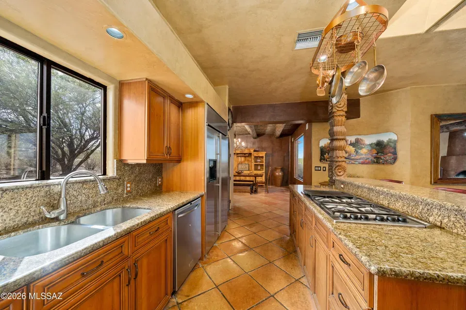 5 Bed 5 Bath Traditional Suburban Family Home in Tucson, AZ - 3