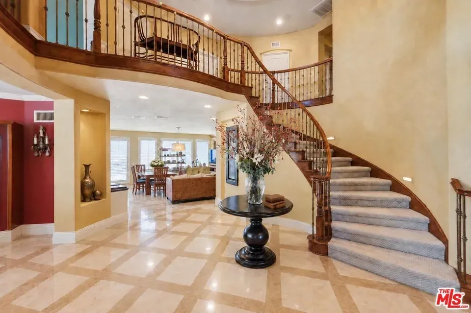 5 Bed 6 Bath Established Contemporary Home in Los Angeles, CA - 3