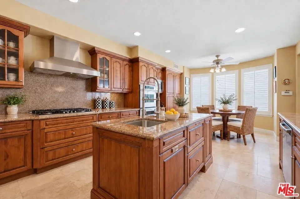 5 Bed 6 Bath Established Contemporary Home in Los Angeles, CA - 5