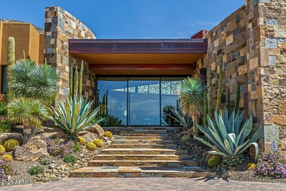 5 Bed 6 Bath Established Contemporary Home in Scottsdale, AZ - 1