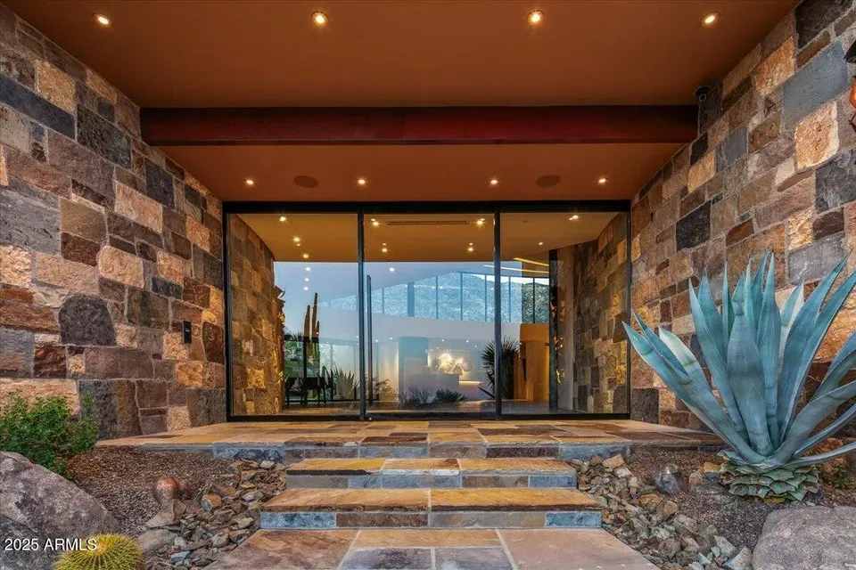 5 Bed 6 Bath Established Contemporary Home in Scottsdale, AZ - 2
