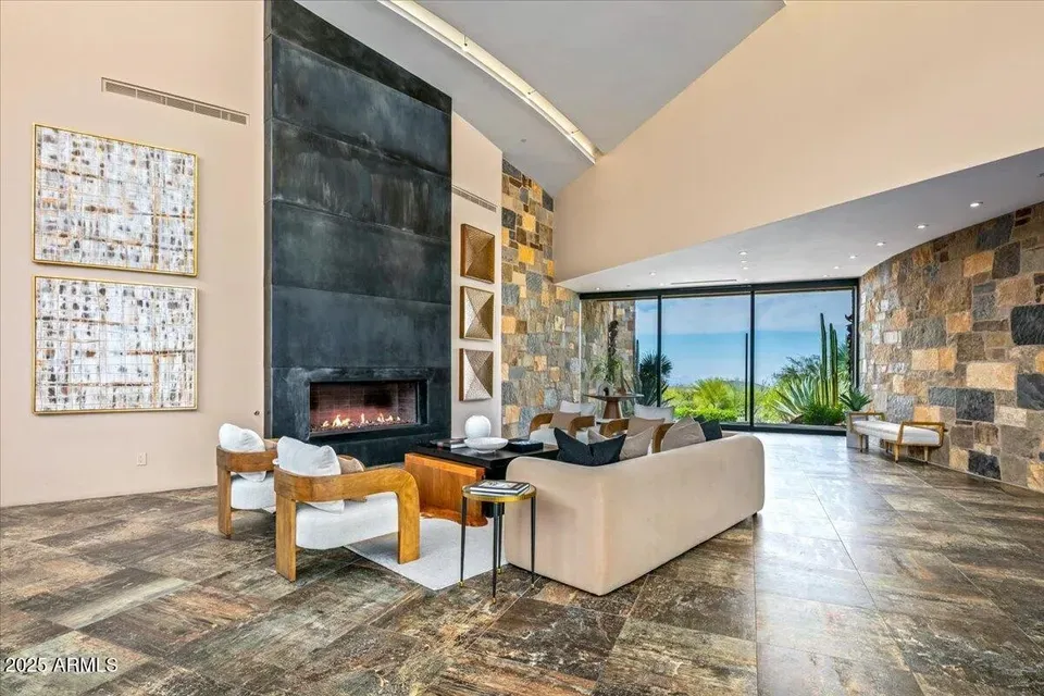 5 Bed 6 Bath Established Contemporary Home in Scottsdale, AZ - 4