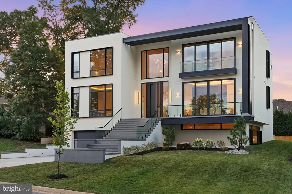 5 Bed 6 Bath Modern Architectural Estate in Bethesda, MD