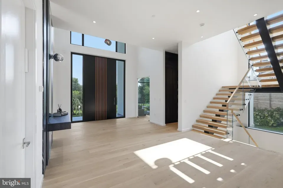5 Bed 6 Bath Modern Architectural Estate in Bethesda, MD - 3