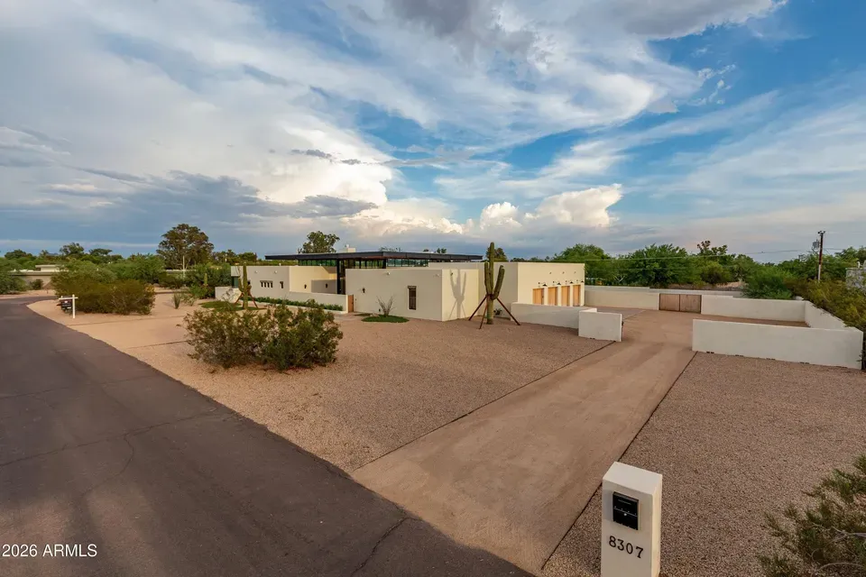 5 Bed 6 Bath Modern Contemporary Residence in Scottsdale, AZ - 2