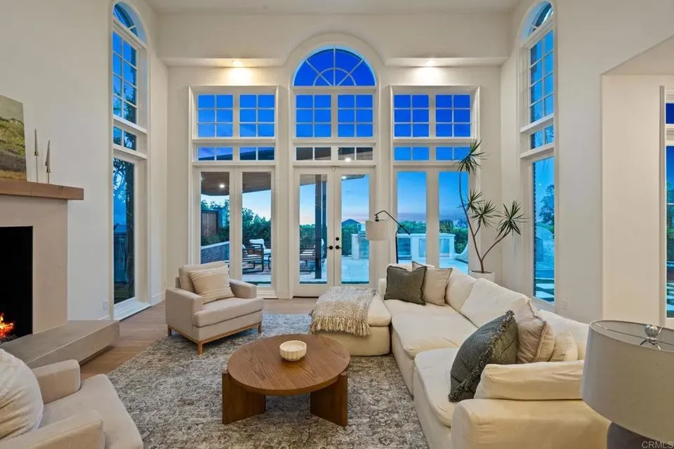5 Bed 6 Bath Traditional Suburban Family Home in San Diego, CA - 5