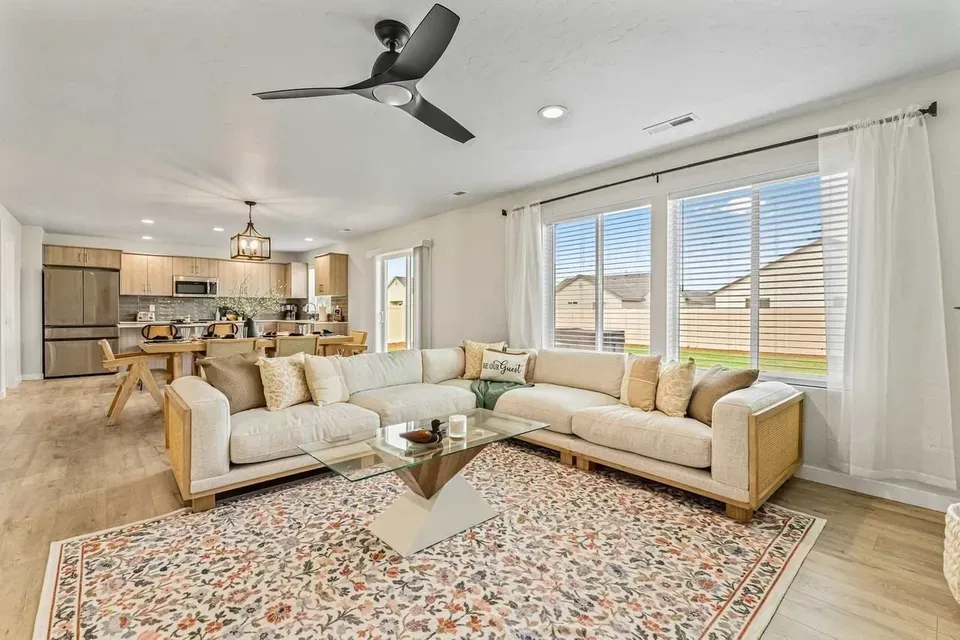 6 Bed 2 Bath Contemporary High-Rise Condo in Nampa, ID