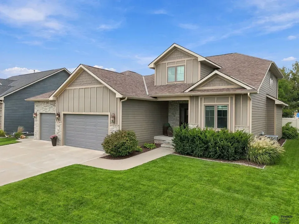 6 Bed 2 Bath Established Contemporary Home in Lincoln, NE - 3