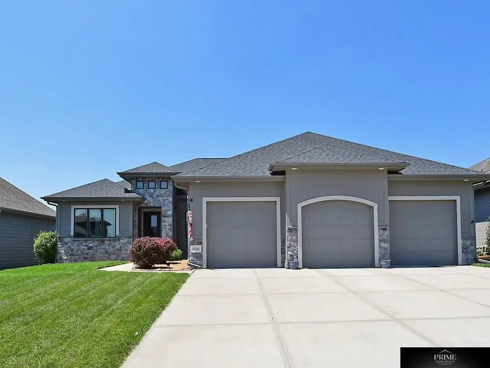 6 Bed 2 Bath Established Contemporary Home in Omaha, NE - 2