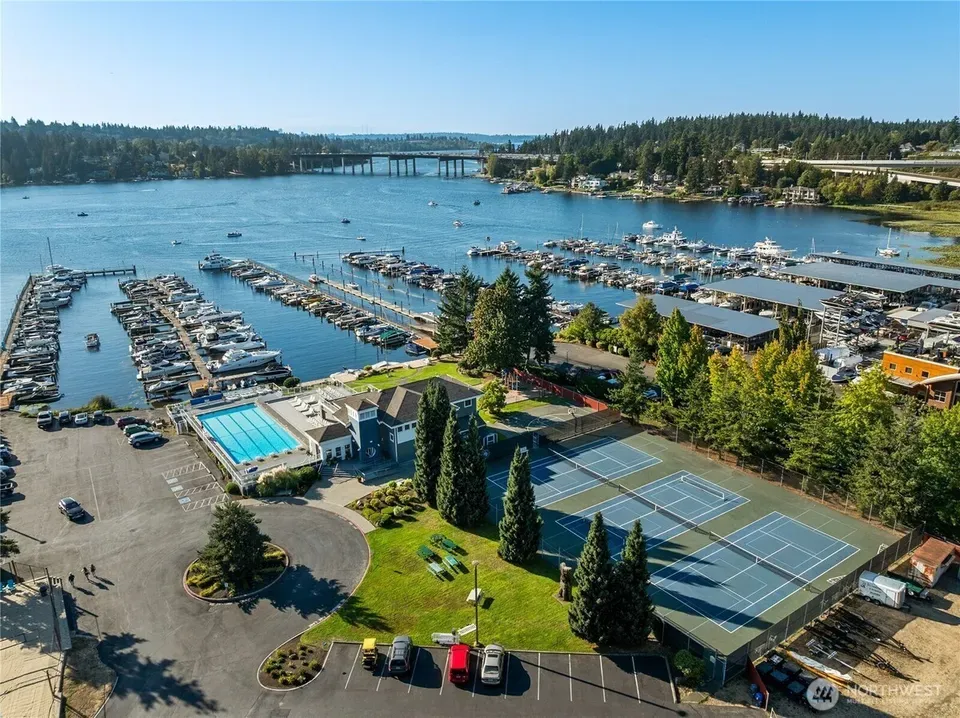 6 Bed 2 Bath Established Mid-Century Residence in Bellevue, WA - 4