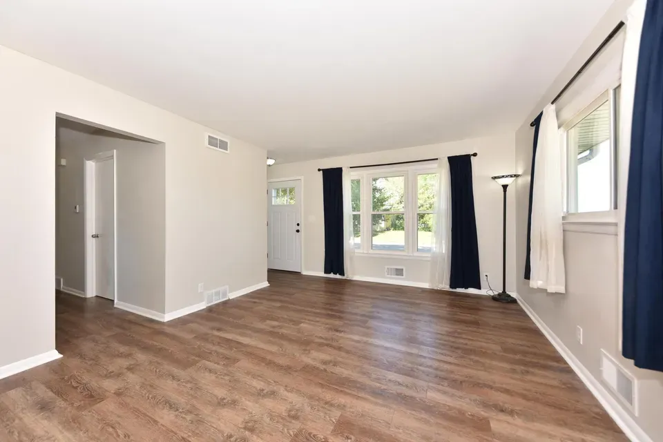 6 Bed 2 Bath Established Mid-Century Residence in Milwaukee, WI - 2