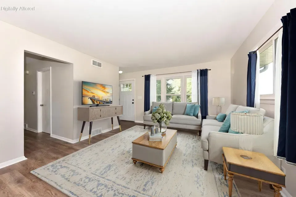 6 Bed 2 Bath Established Mid-Century Residence in Milwaukee, WI - 3