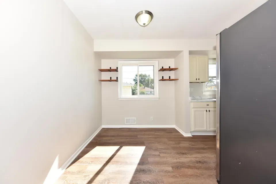 6 Bed 2 Bath Established Mid-Century Residence in Milwaukee, WI - 5