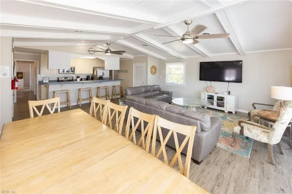6 Bed 2 Bath Established Mid-Century Residence in Virginia Beach, VA - 4