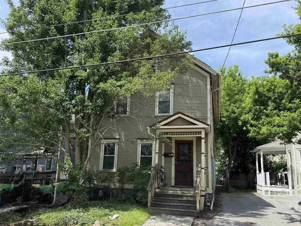 6 Bed 2 Bath Multi-Unit Residential Property in Burlington, VT - 2