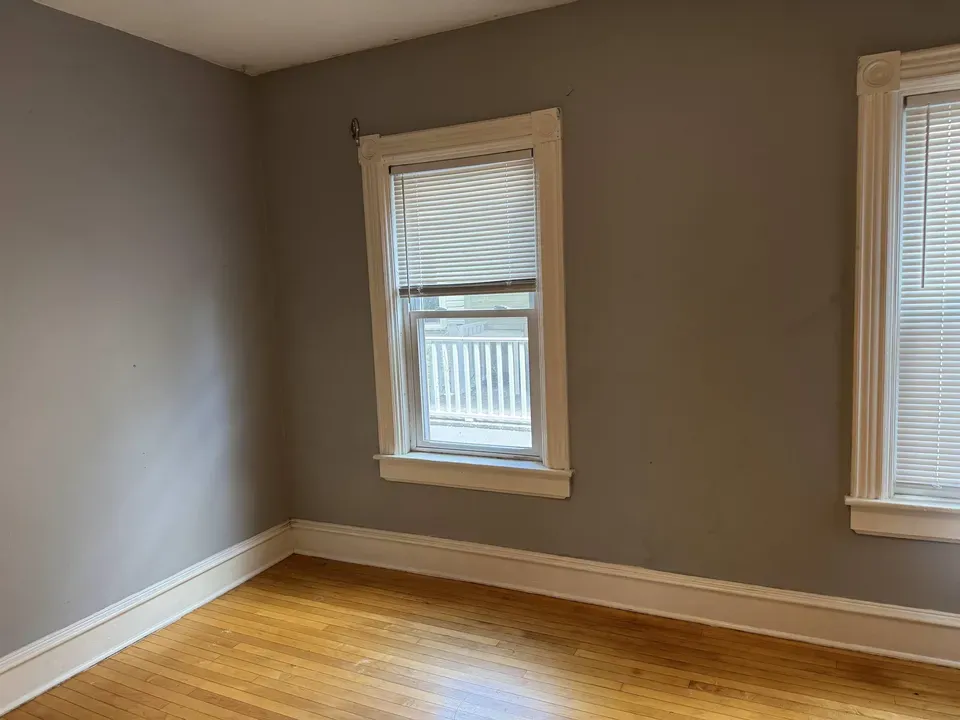 6 Bed 2 Bath Multi-Unit Residential Property in Burlington, VT - 4