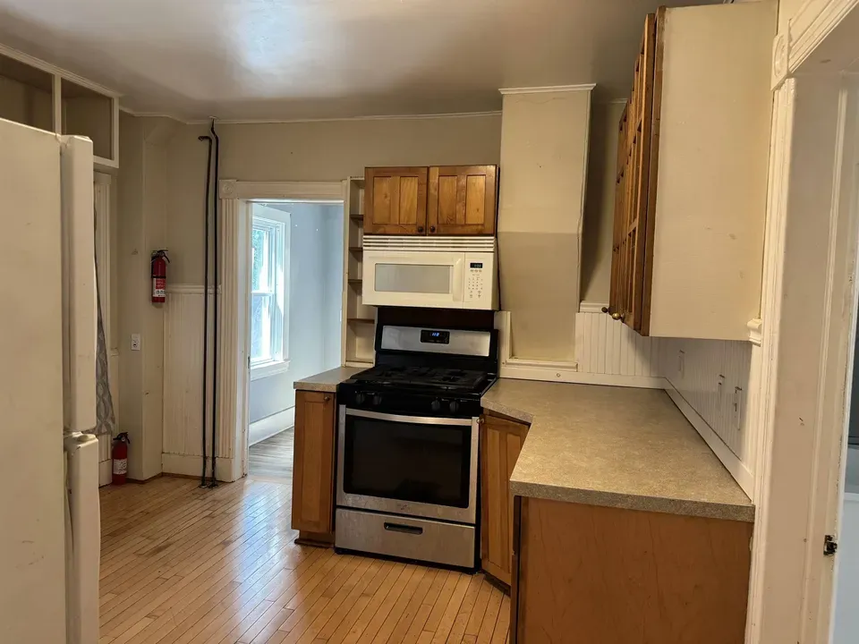 6 Bed 2 Bath Multi-Unit Residential Property in Burlington, VT - 5