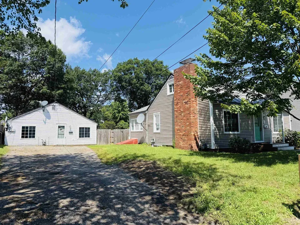 6 Bed 2 Bath Multi-Unit Residential Property in Burlington, VT - 2