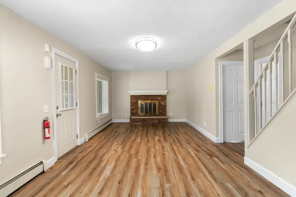 6 Bed 2 Bath Multi-Unit Residential Property in Burlington, VT - 4